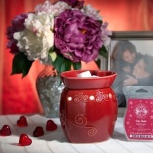 SCENTSY | HUGS & KISSES